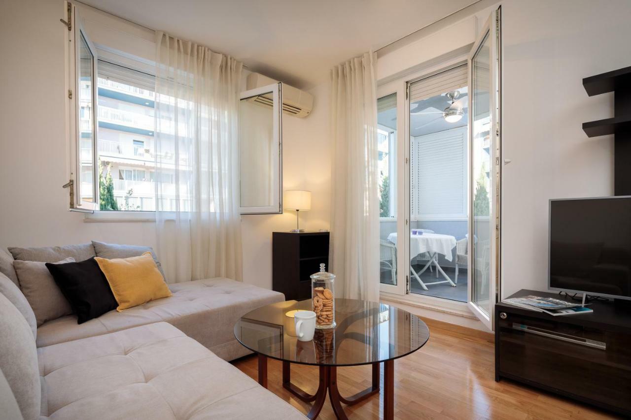 Beachfront Split Apartment Exterior foto